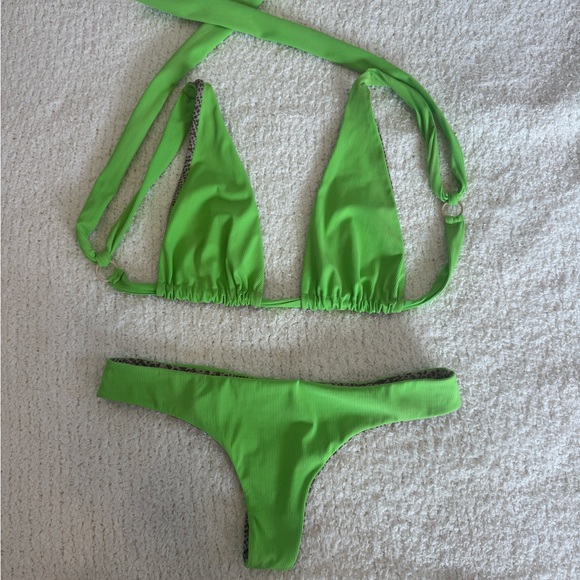 Green Acacia Set Hookipa Bottom (s) Blake Top (s) small - Picture 1 of 6